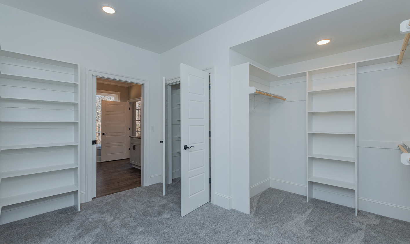 The Maryland Walk in Closet