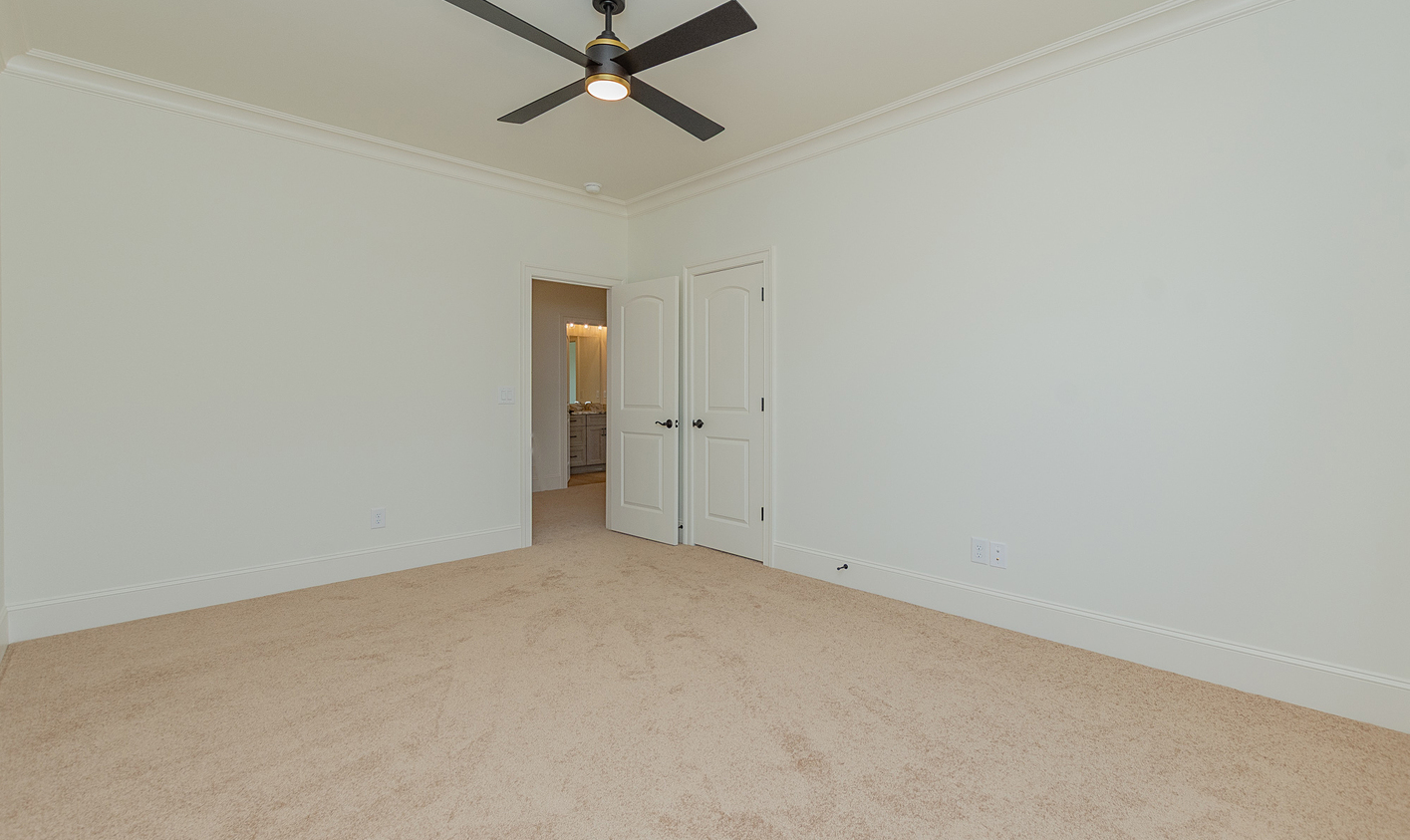 The Lucky Bedroom/Office