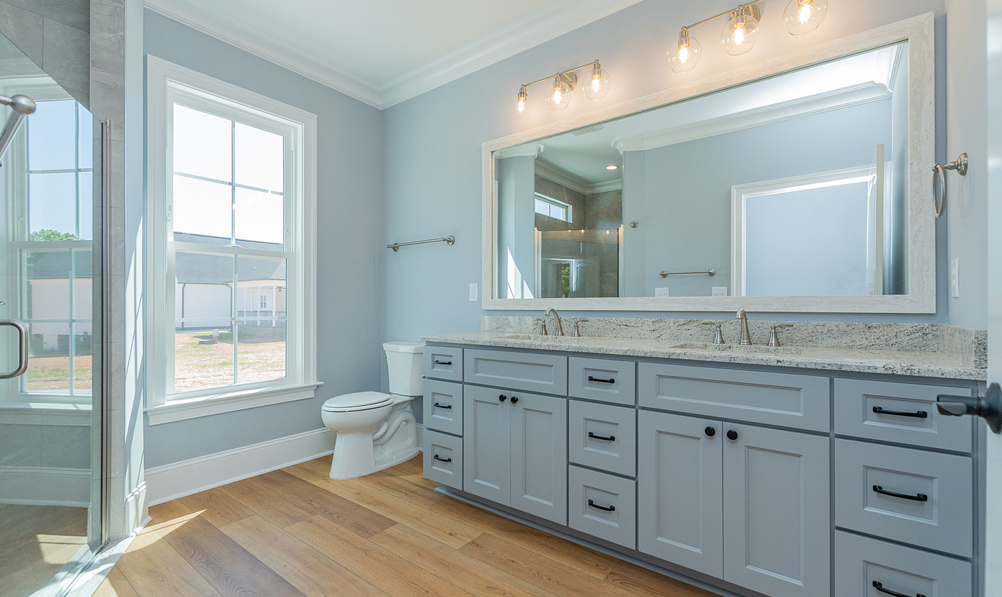 The Leaf III Master Bathroom