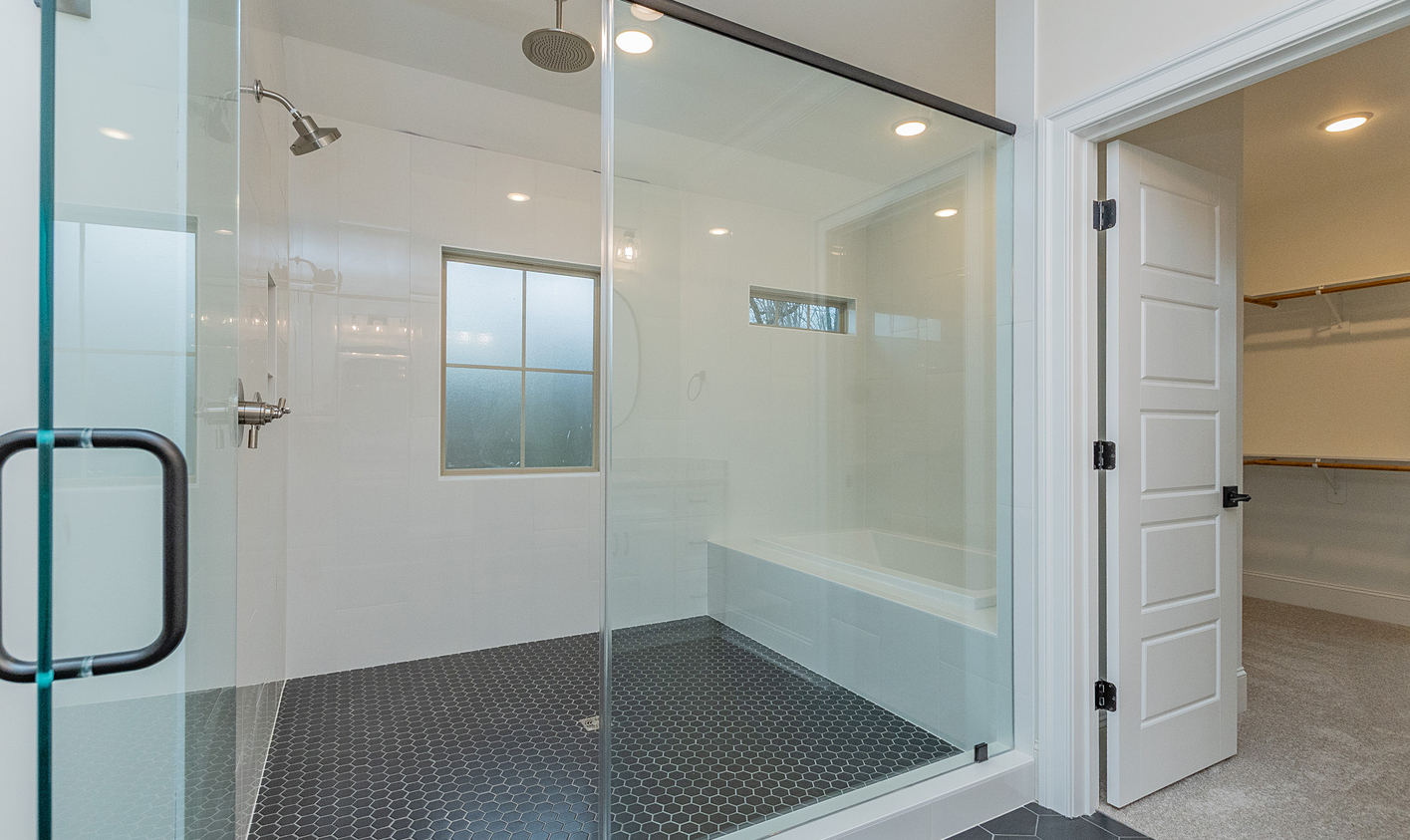 The White Oak Master Bathroom Shower/Tub
